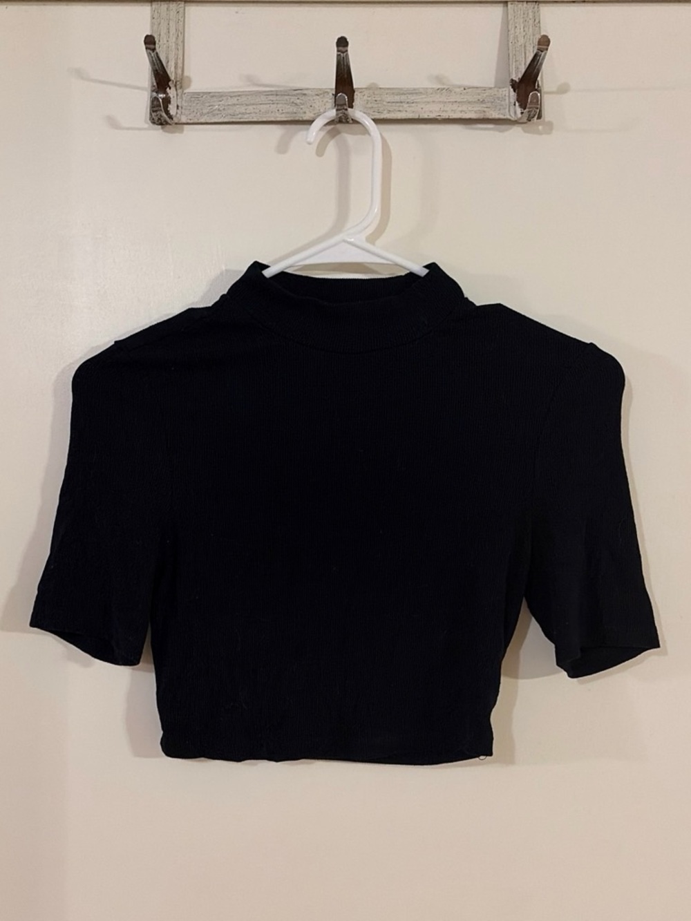 Black Mock Neck Short Sleeve Cropped Top